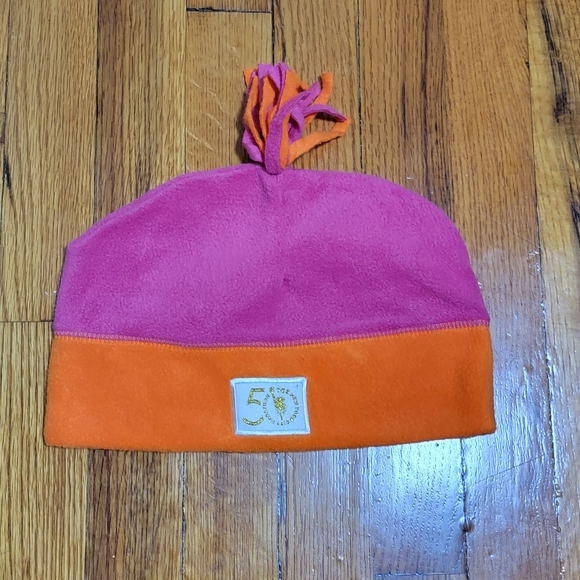 Dunkin Donuts Limited Edition 50th TCS NYC Marathon 2021 Pom Pom Hat - Picture 1 of 4